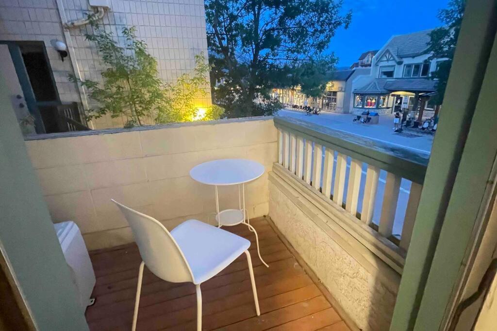 Apartamento Unit #201 Cozy Mountain View 1Br In Dt Canmore Exterior foto