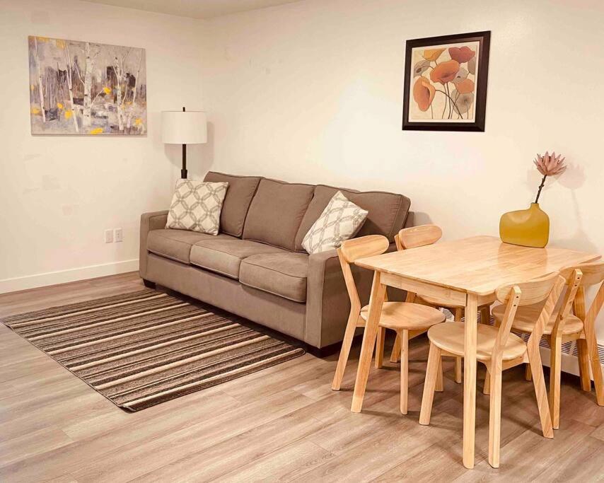 Apartamento Unit #201 Cozy Mountain View 1Br In Dt Canmore Exterior foto